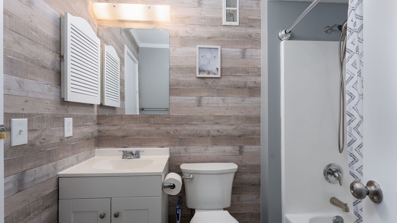 Photo of Bathroom in Wilmington Beach