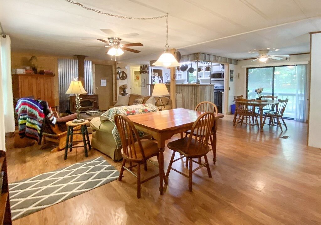 Photo of Livingroom in Cedar Mountain