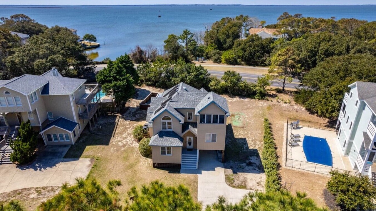 Photo of Others in Whalehead Beach