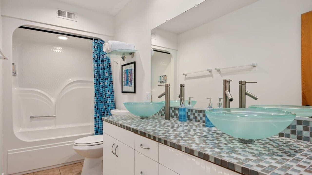 Photo of Bathroom in Whalehead Beach