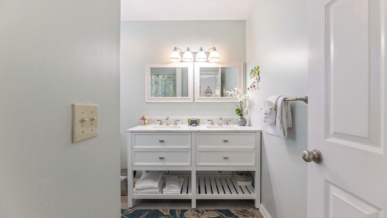 Photo of Bathroom in Grand Rivers