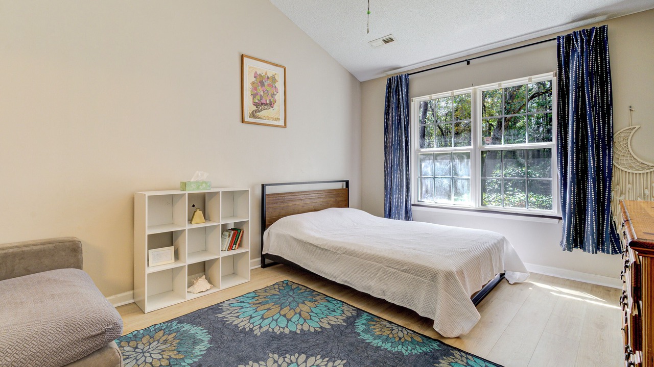Photo of Bedroom in Myrtle Grove