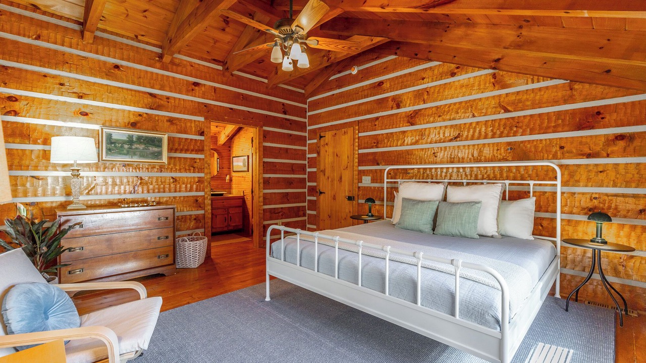 Photo of Bedroom in Whiteside