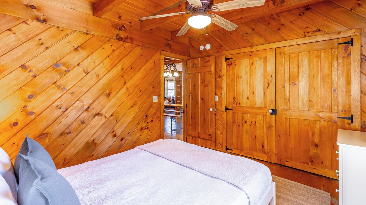 Photo of Bedroom in Whiteside