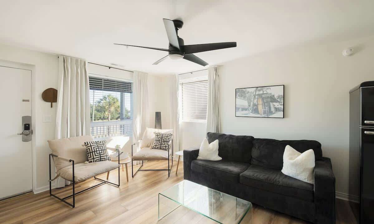 Photo of Livingroom in Airlie