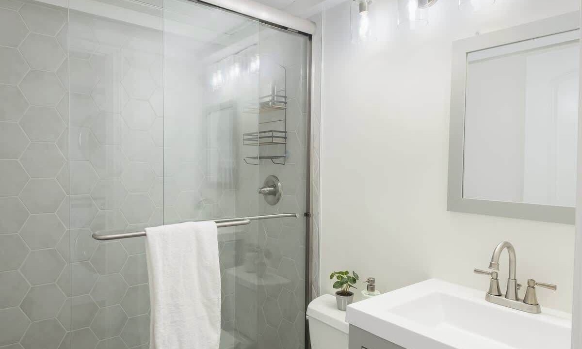 Photo of Bathroom in Airlie