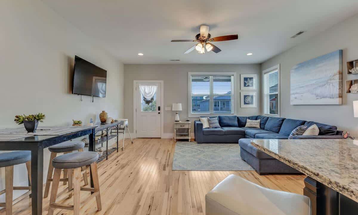 Photo of Livingroom in Wilmington Beach