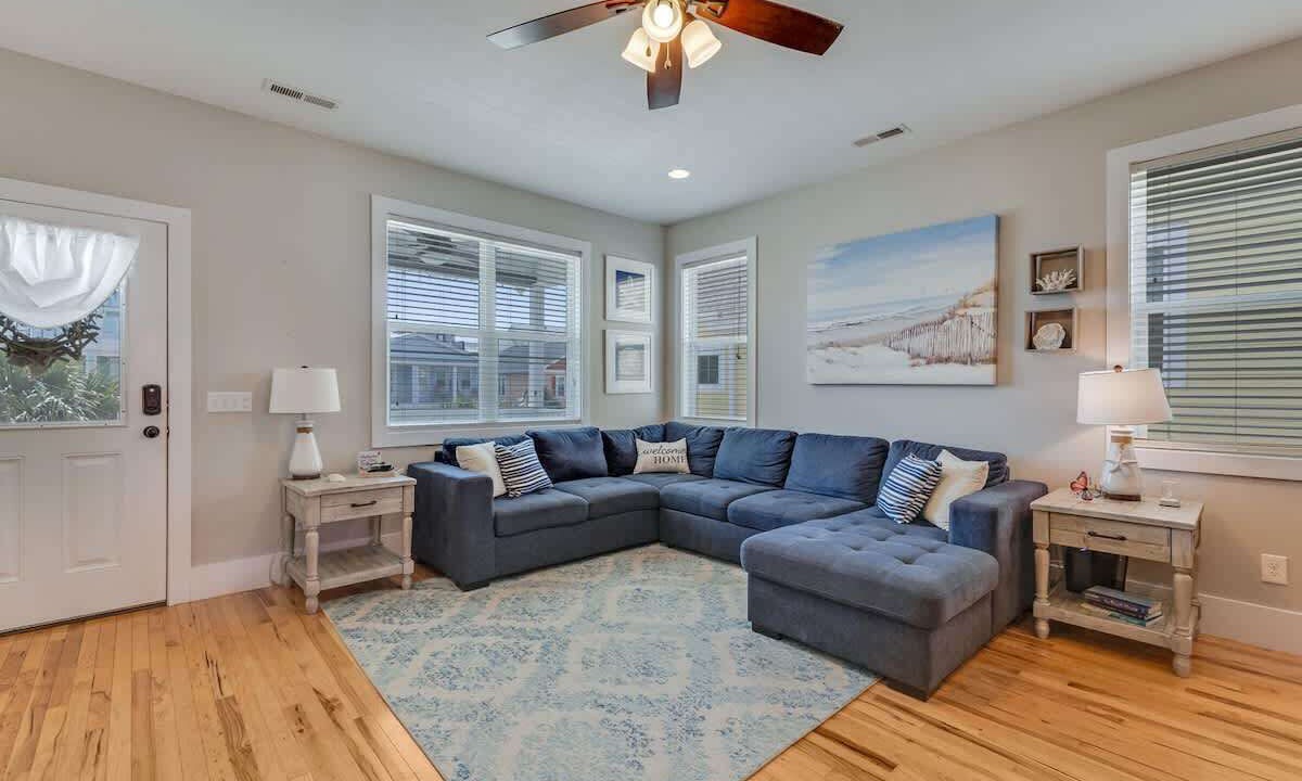 Photo of Livingroom in Wilmington Beach