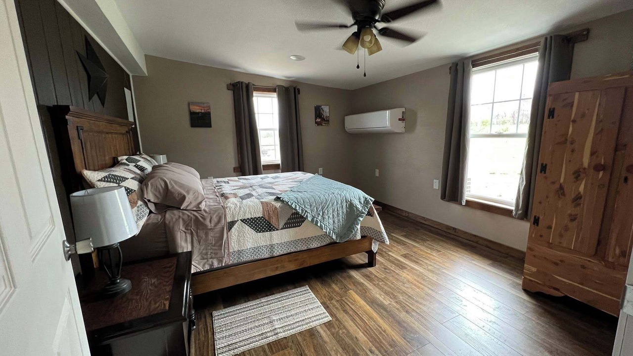 Photo of Bedroom in Jamestown