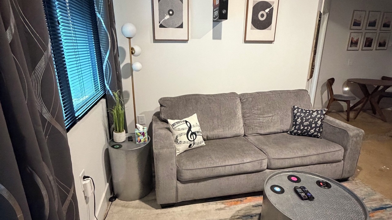 Photo of Livingroom in TMAG Thompson LN - Murfreesboro Rd
