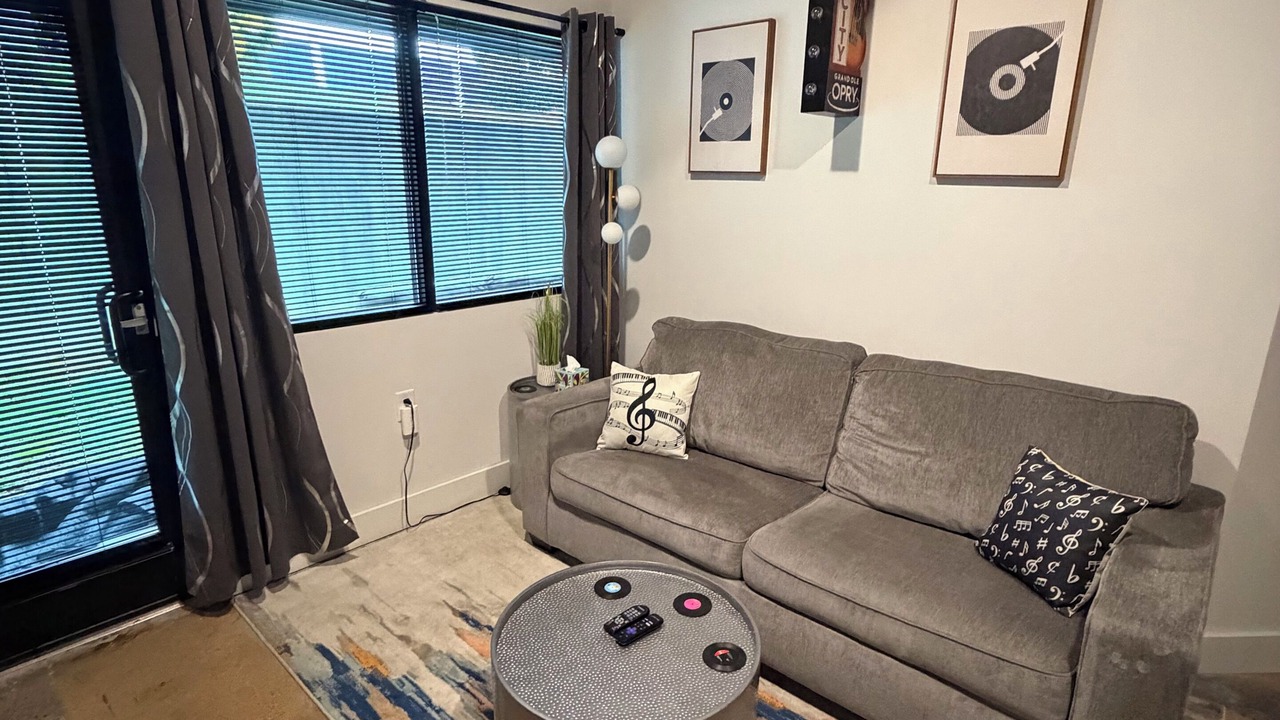 Photo of Livingroom in TMAG Thompson LN - Murfreesboro Rd