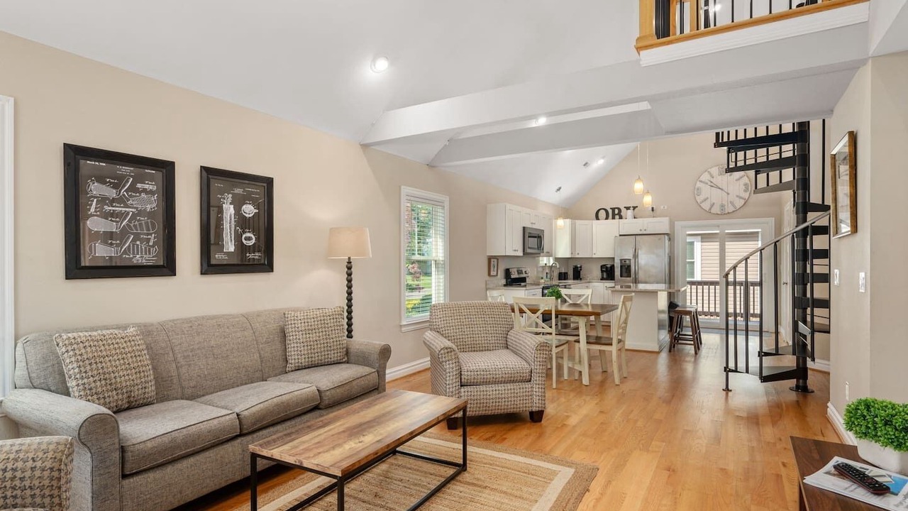 Photo of Livingroom in Harbinger