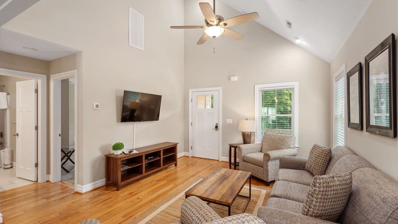 Photo of Livingroom in Harbinger