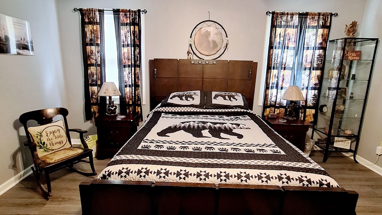 Photo of Bedroom in La Follette