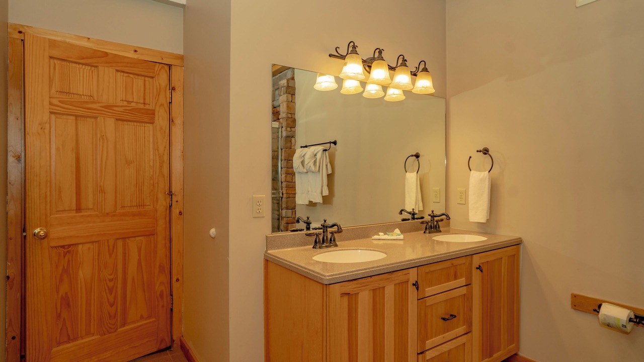 Photo of Bathroom in Smoky Mountains