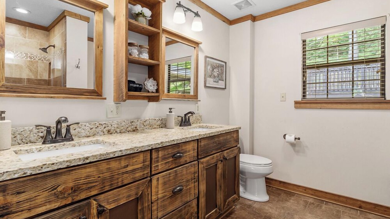 Photo of Bathroom in Whiteside