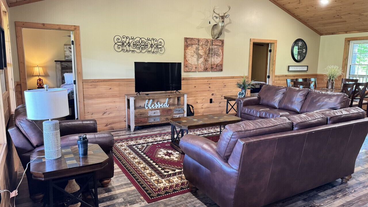 Photo of Livingroom in Byrdstown