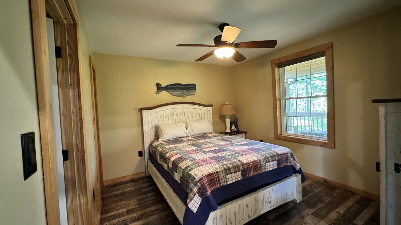 Photo of Bedroom in Byrdstown
