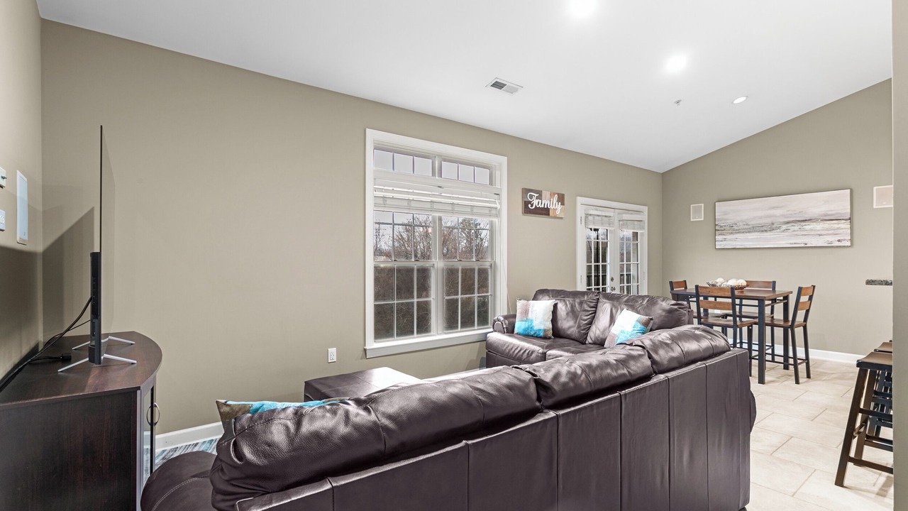 Photo of Livingroom in Old Irving Park