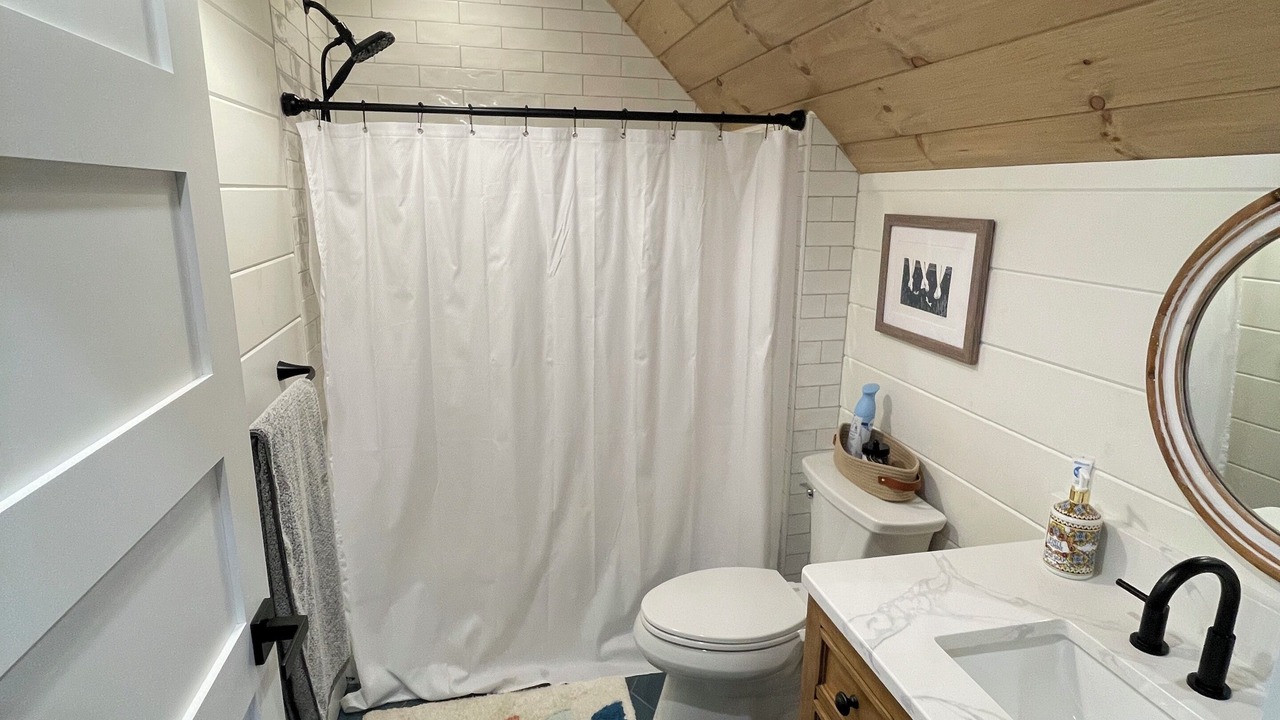 Photo of Bathroom in Ellijay