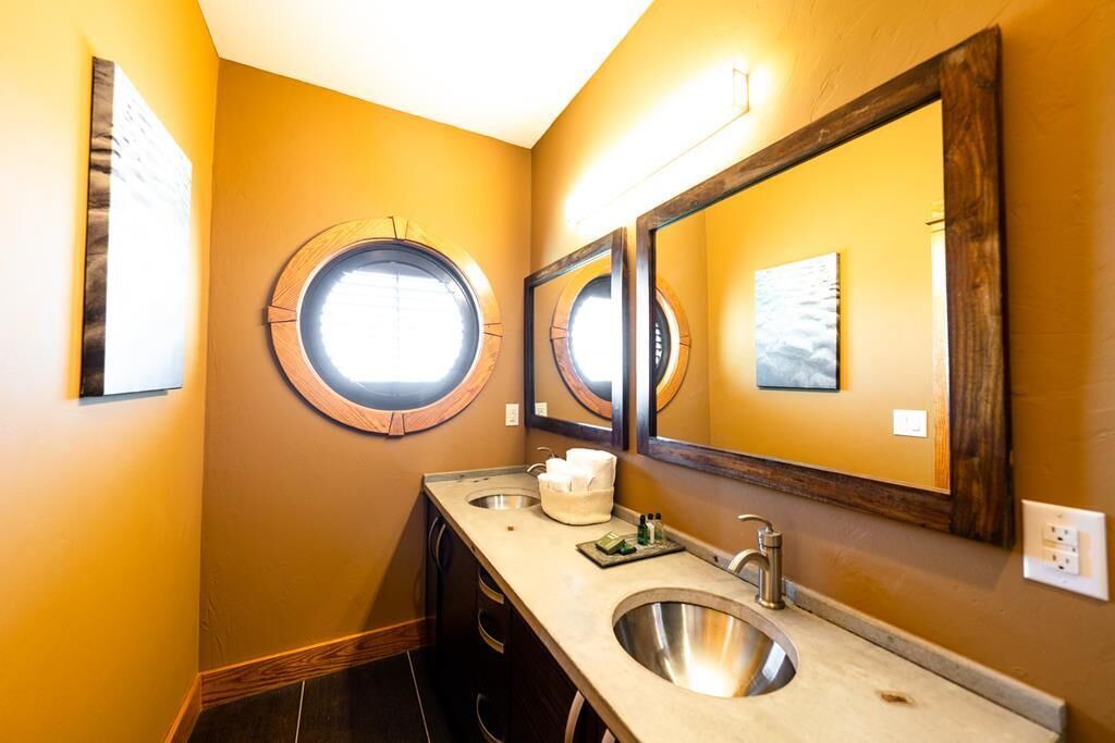 Photo of Bathroom in Waves