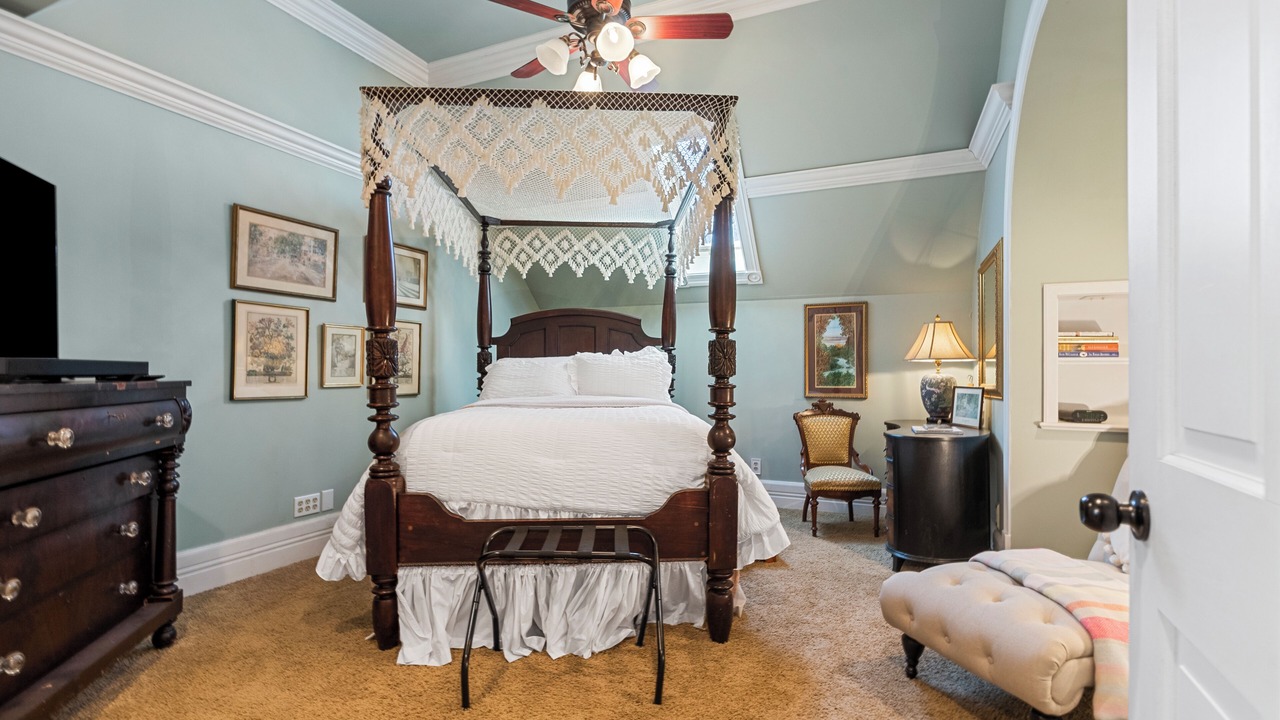 Photo of Bedroom in Versailles