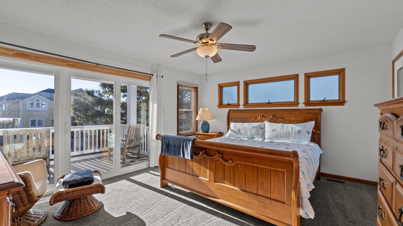 Photo of Bedroom in Monteray Shores