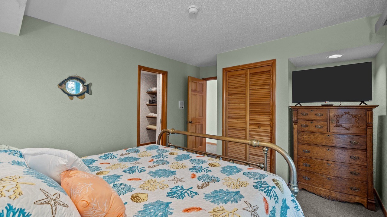 Photo of Bedroom in Monteray Shores
