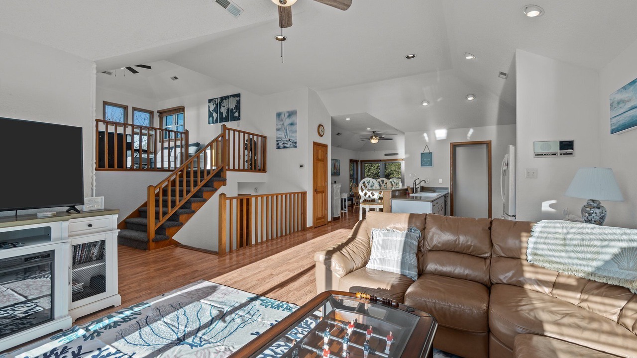 Photo of Livingroom in Monteray Shores