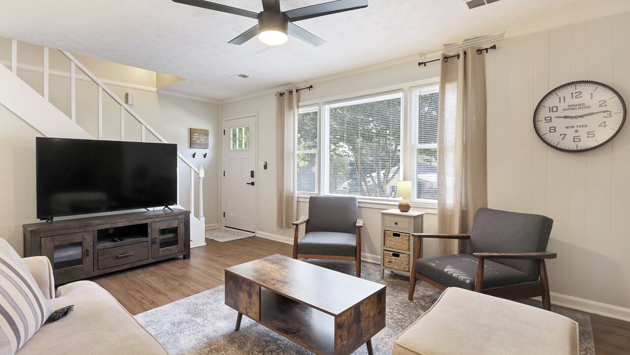 Photo of Livingroom in Travelers Rest