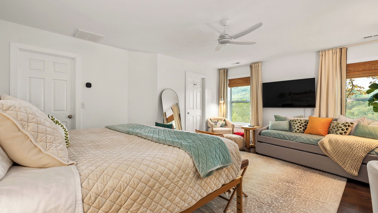 Photo of Bedroom in Burnsville