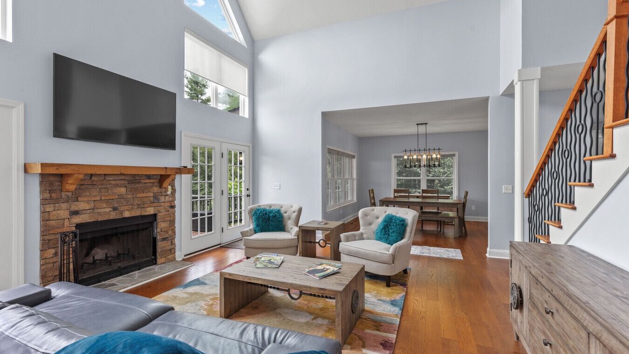 Photo of Livingroom in Cullowhee