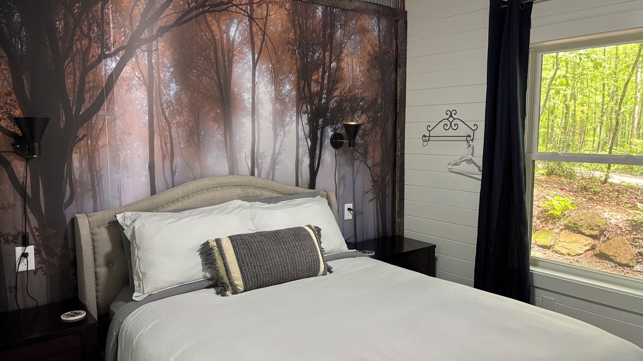 Photo of Bedroom in Byrdstown