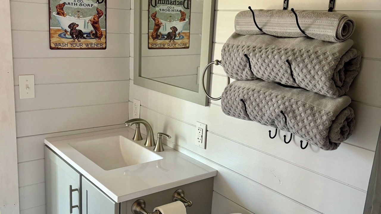 Photo of Bathroom in Byrdstown
