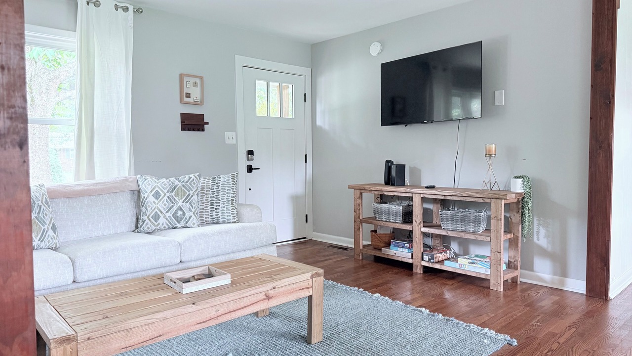 Photo of Livingroom in Clear Brook Estates