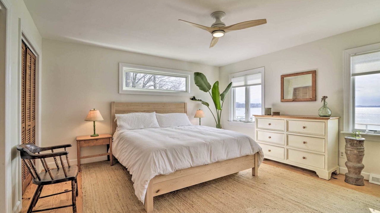 Photo of Bedroom in Deltaville