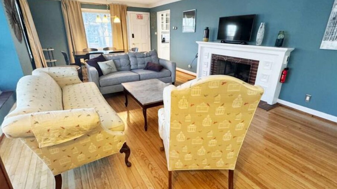 Photo of Livingroom in Danville