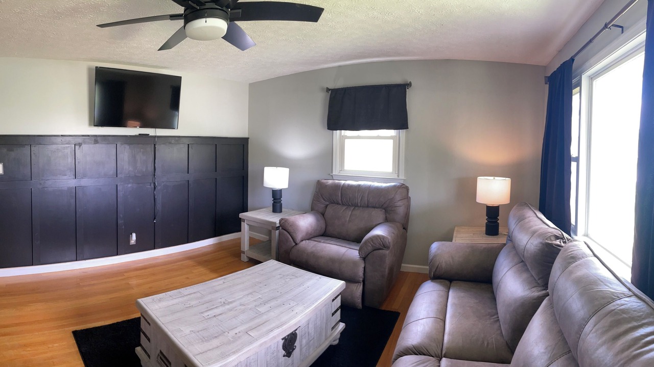 Photo of Livingroom in Meadow Bluff