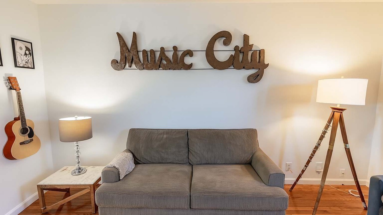 Photo of Livingroom in Barclay Drive