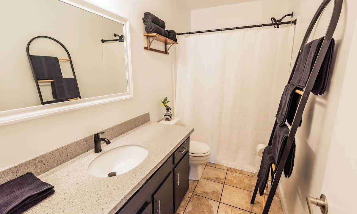 Photo of Bathroom in Barclay Drive