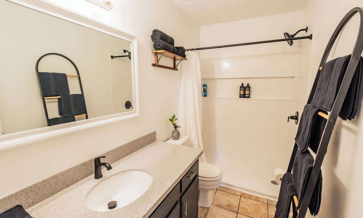 Photo of Bathroom in Barclay Drive