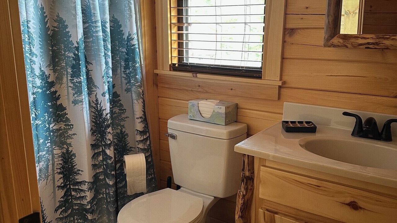 Photo of Bathroom in Hiawassee