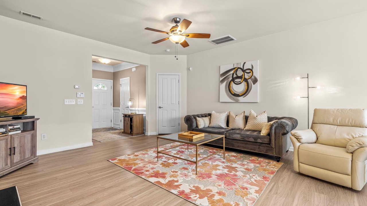 Photo of Livingroom in Northwest Raleigh