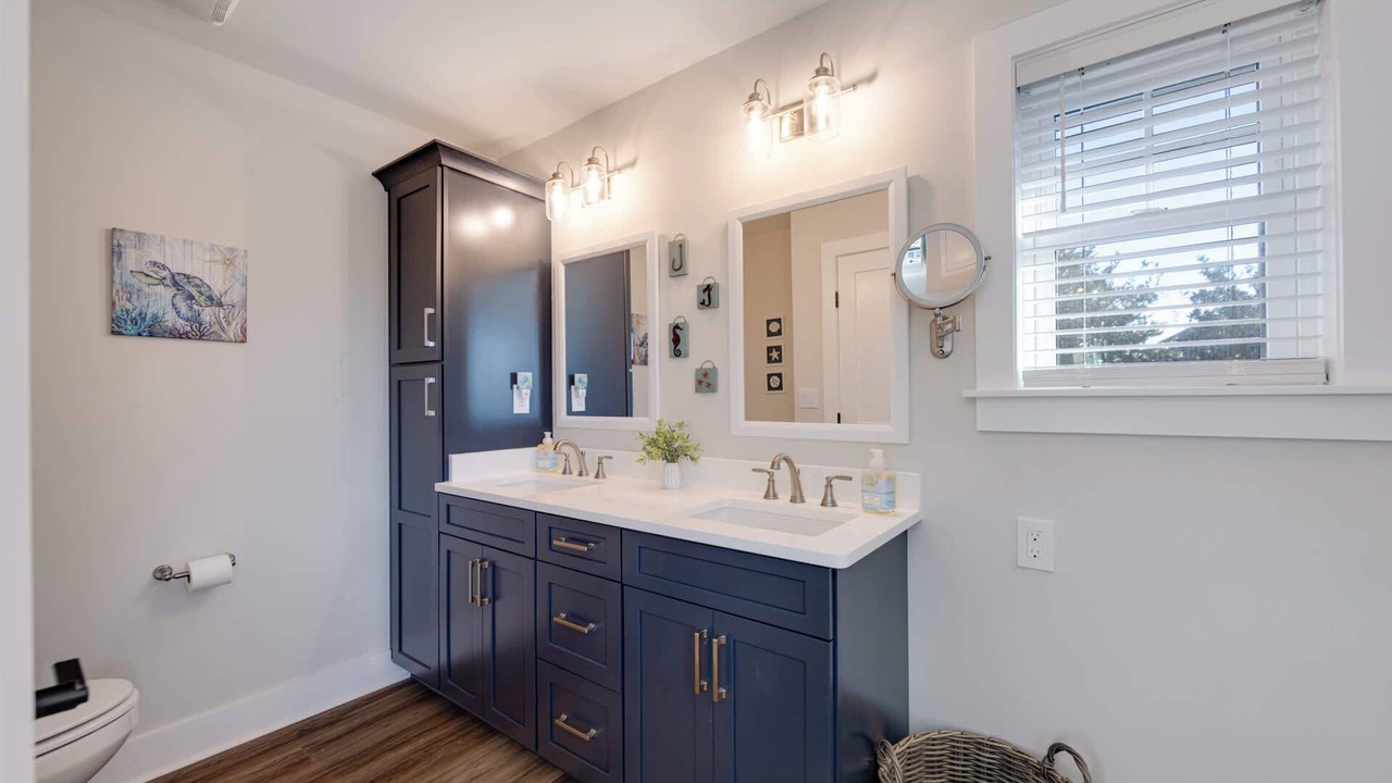 Photo of Bathroom in Whalehead Beach