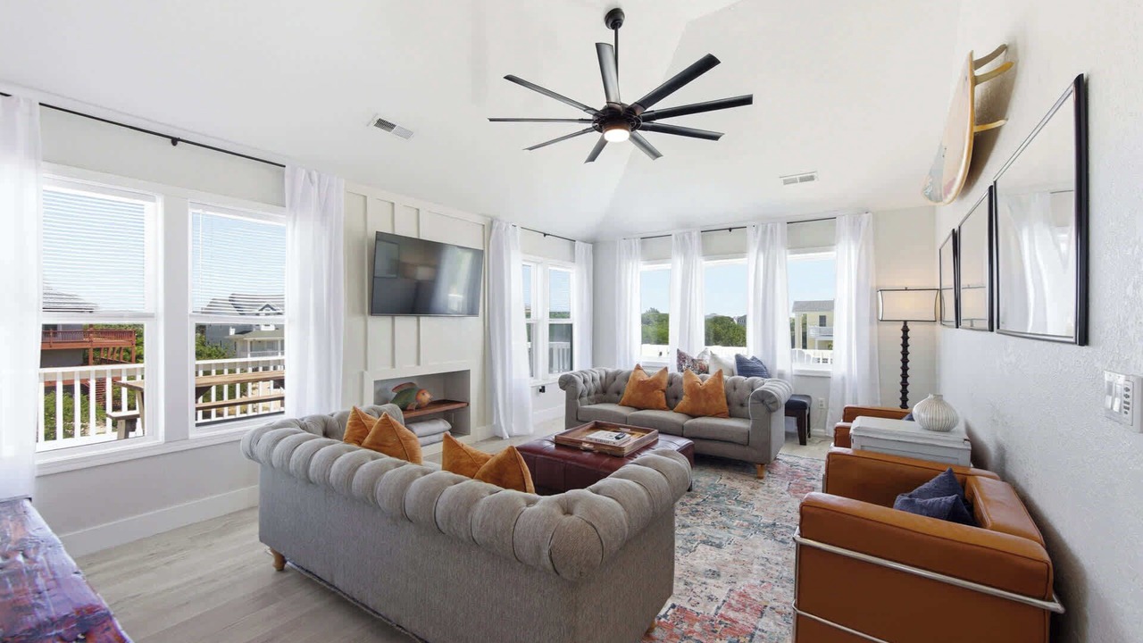 Photo of Livingroom in Whalehead Beach