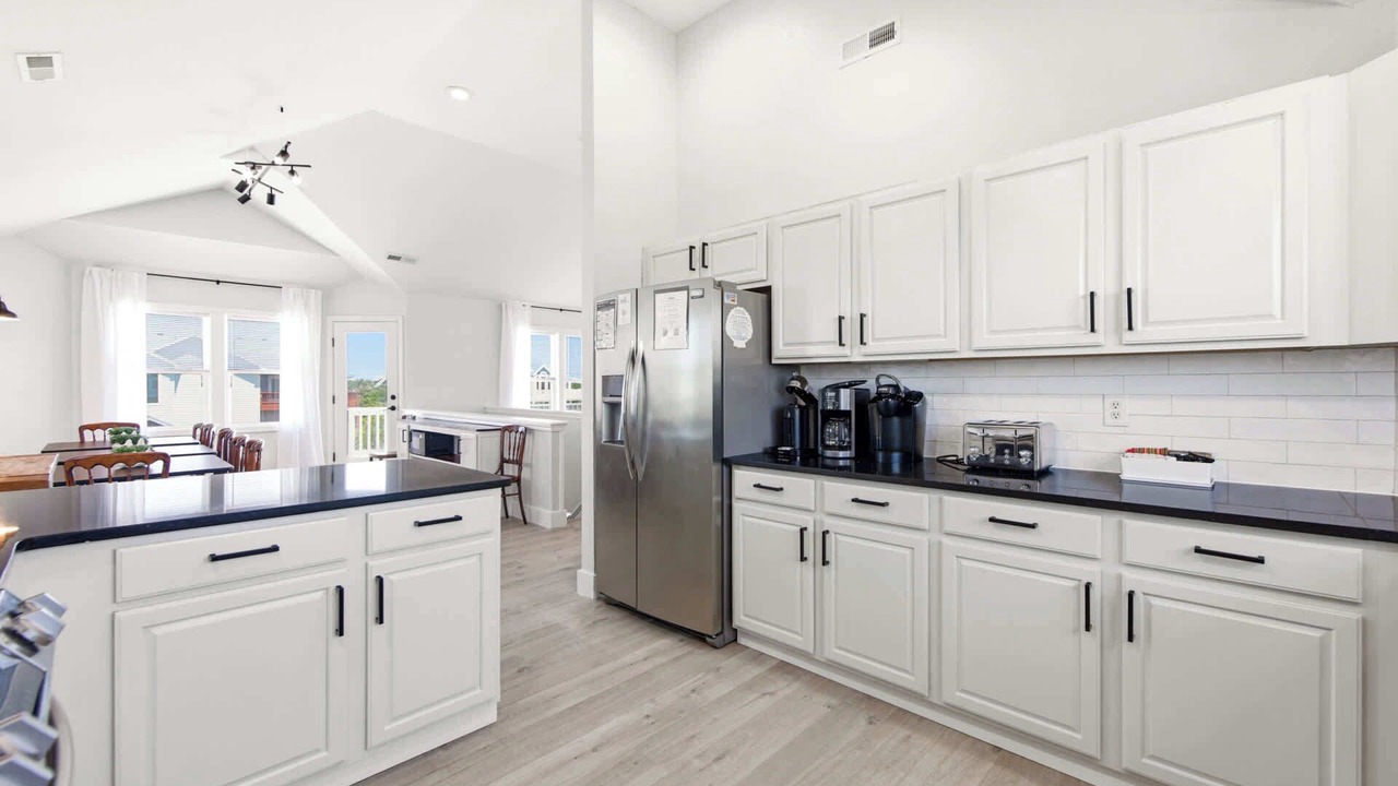 Photo of Kitchen in Whalehead Beach