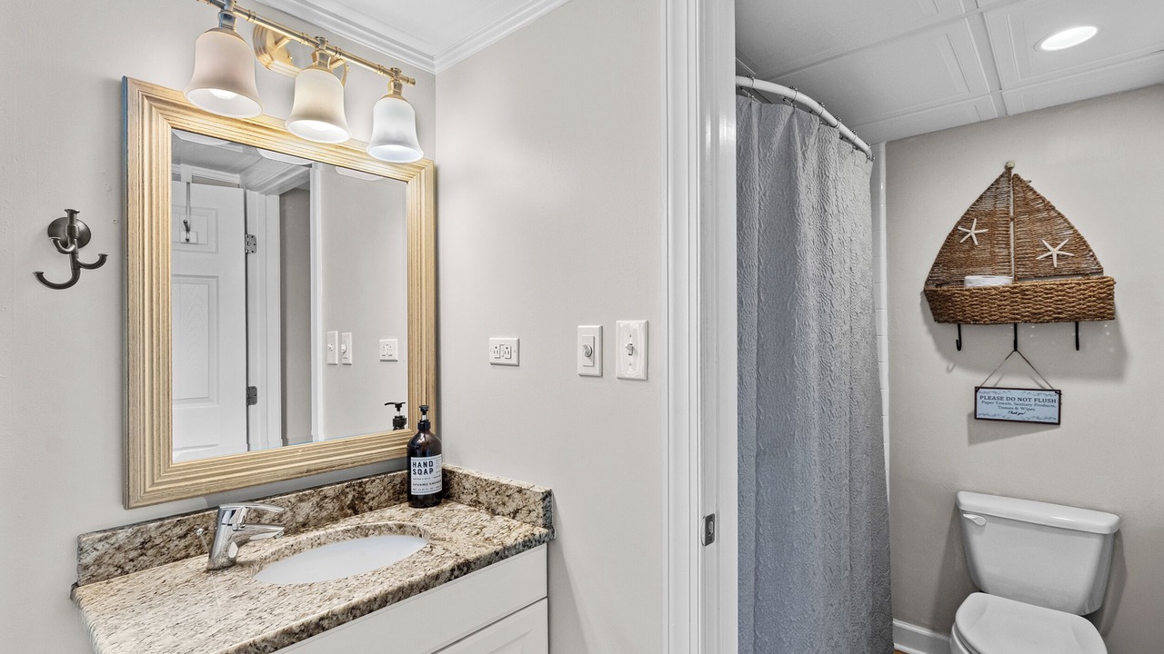 Photo of Bathroom in Airlie