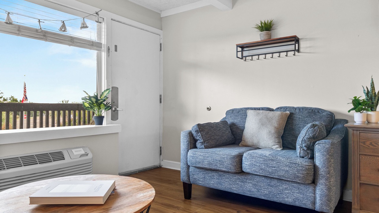 Photo of Livingroom in Airlie