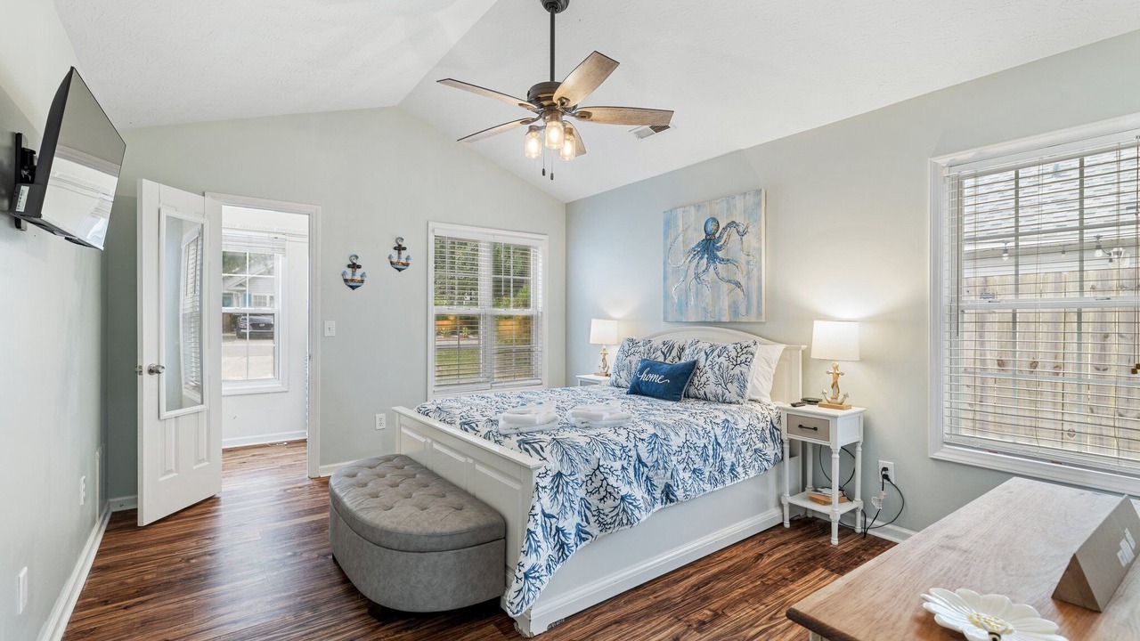 Photo of Bedroom in Myrtle Grove