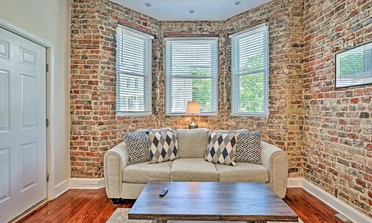 Photo of Livingroom in Church Hill
